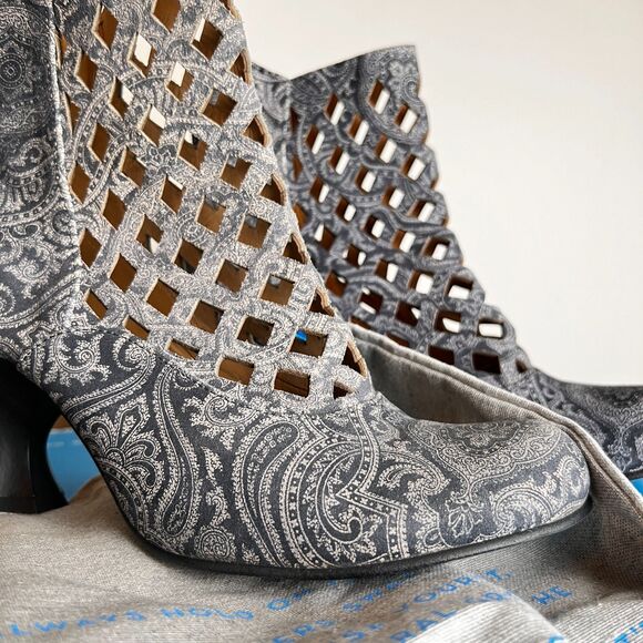 John Fluevog | Murillo | Baroque | Grey Paisley | Diamond Perforated Boot | Sz 6 - Picture 15 of 16